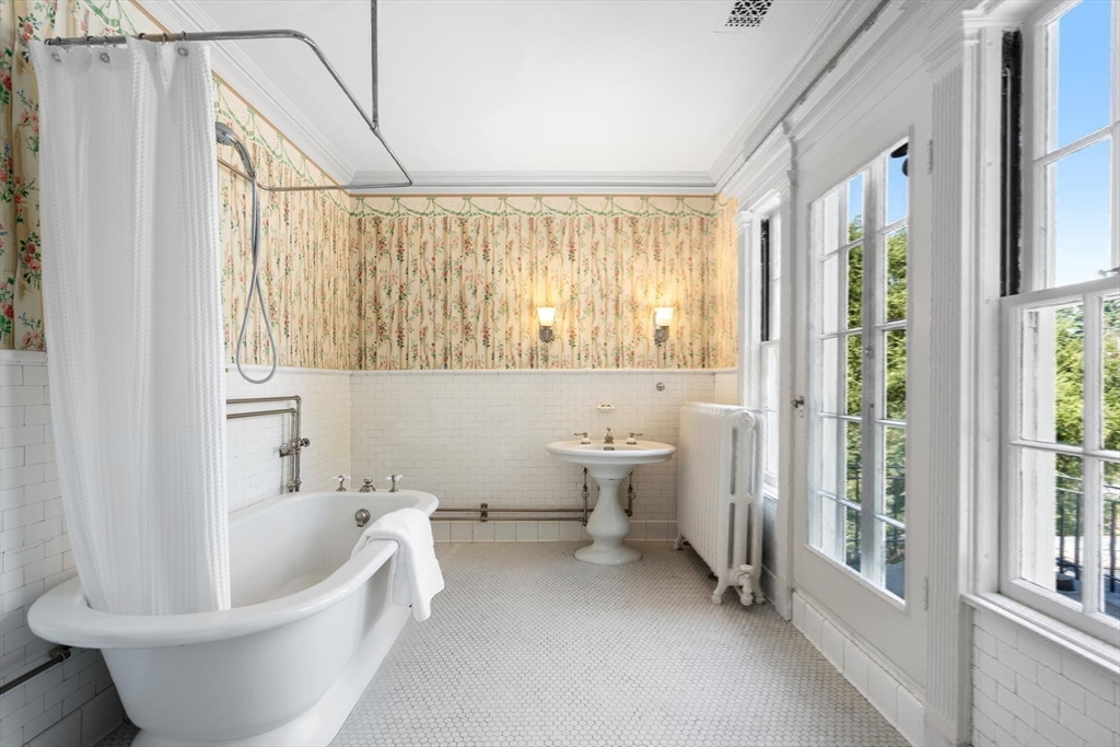 87 Hammond Street Newton, MA 02467 - Photo 28 of 40