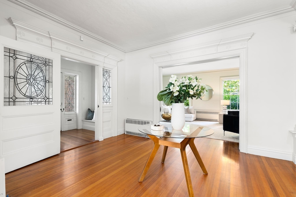 87 Hammond Street Newton, MA 02467 - Photo 3 of 40