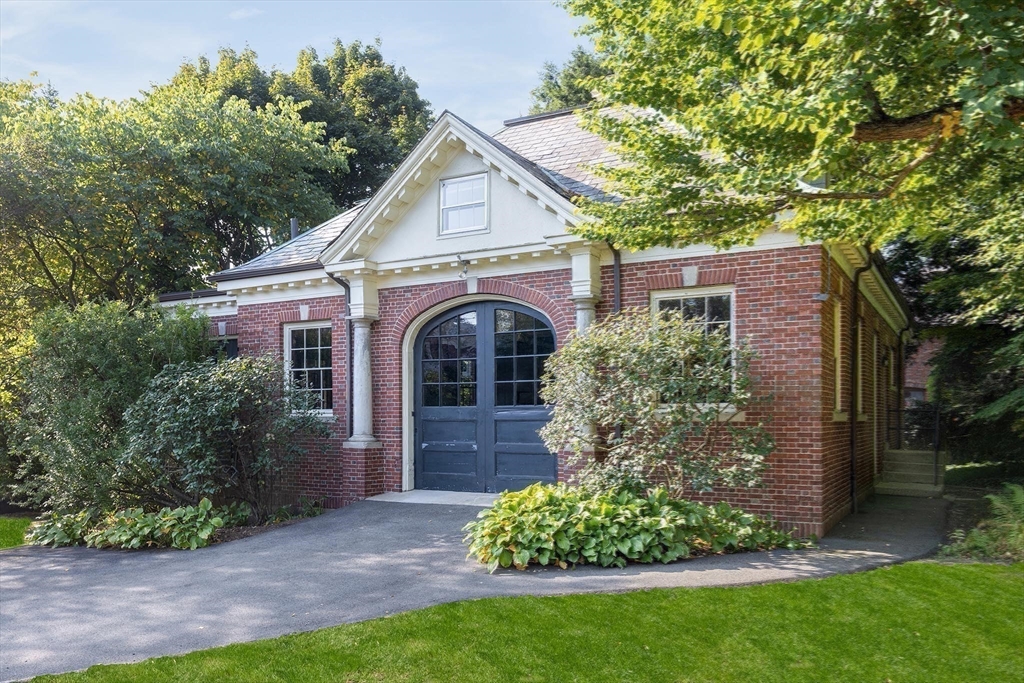 87 Hammond Street Newton, MA 02467 - Photo 32 of 40