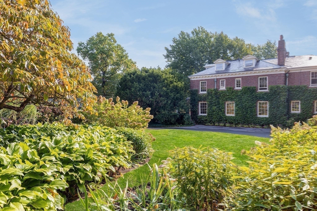 87 Hammond Street Newton, MA 02467 - Photo 34 of 40