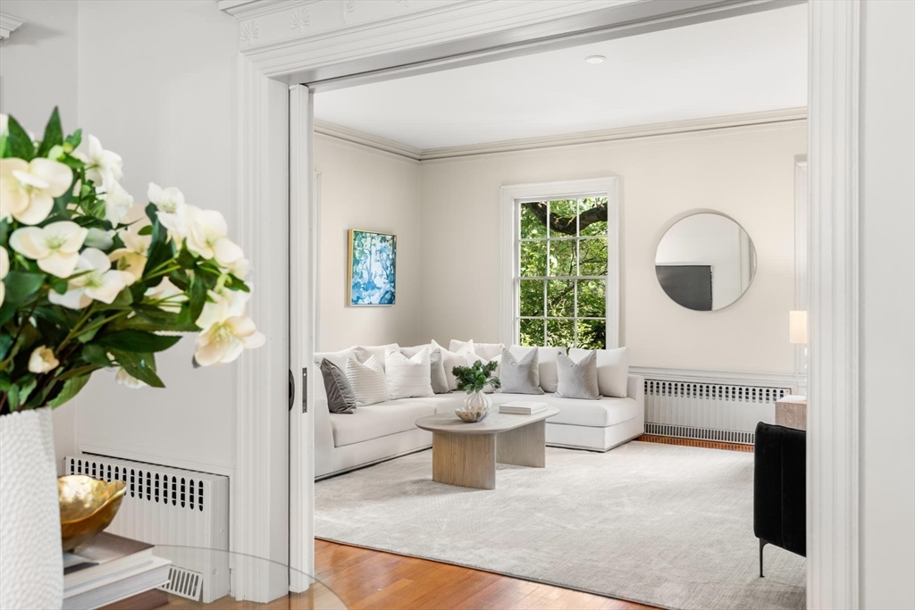 87 Hammond Street Newton, MA 02467 - Photo 4 of 40