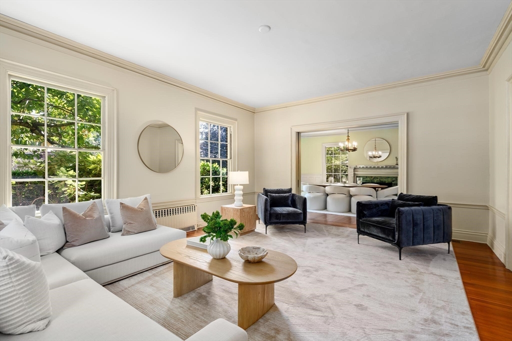 87 Hammond Street Newton, MA 02467 - Photo 5 of 40