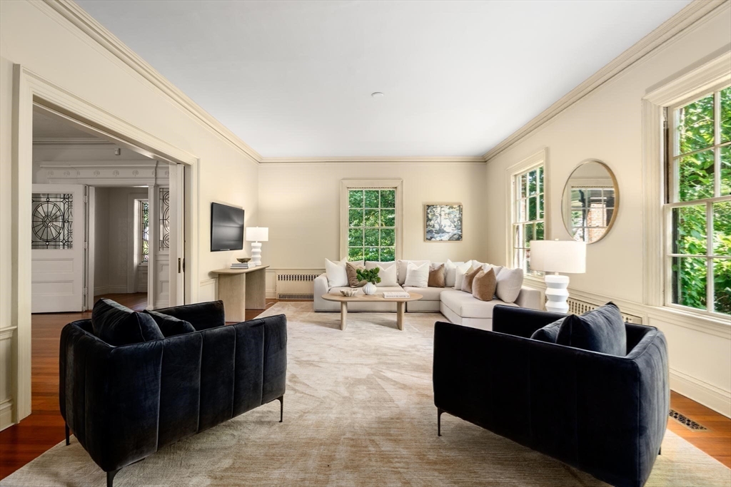 87 Hammond Street Newton, MA 02467 - Photo 7 of 40