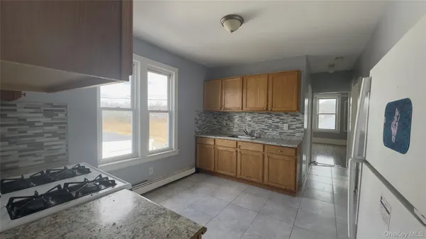 $1,900 | 211 Winnikee Avenue, Unit 2, Poughkeepsie, NY 12601