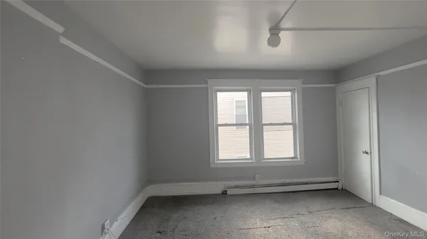 $1,900 | 211 Winnikee Avenue, Unit 2, Poughkeepsie, NY 12601