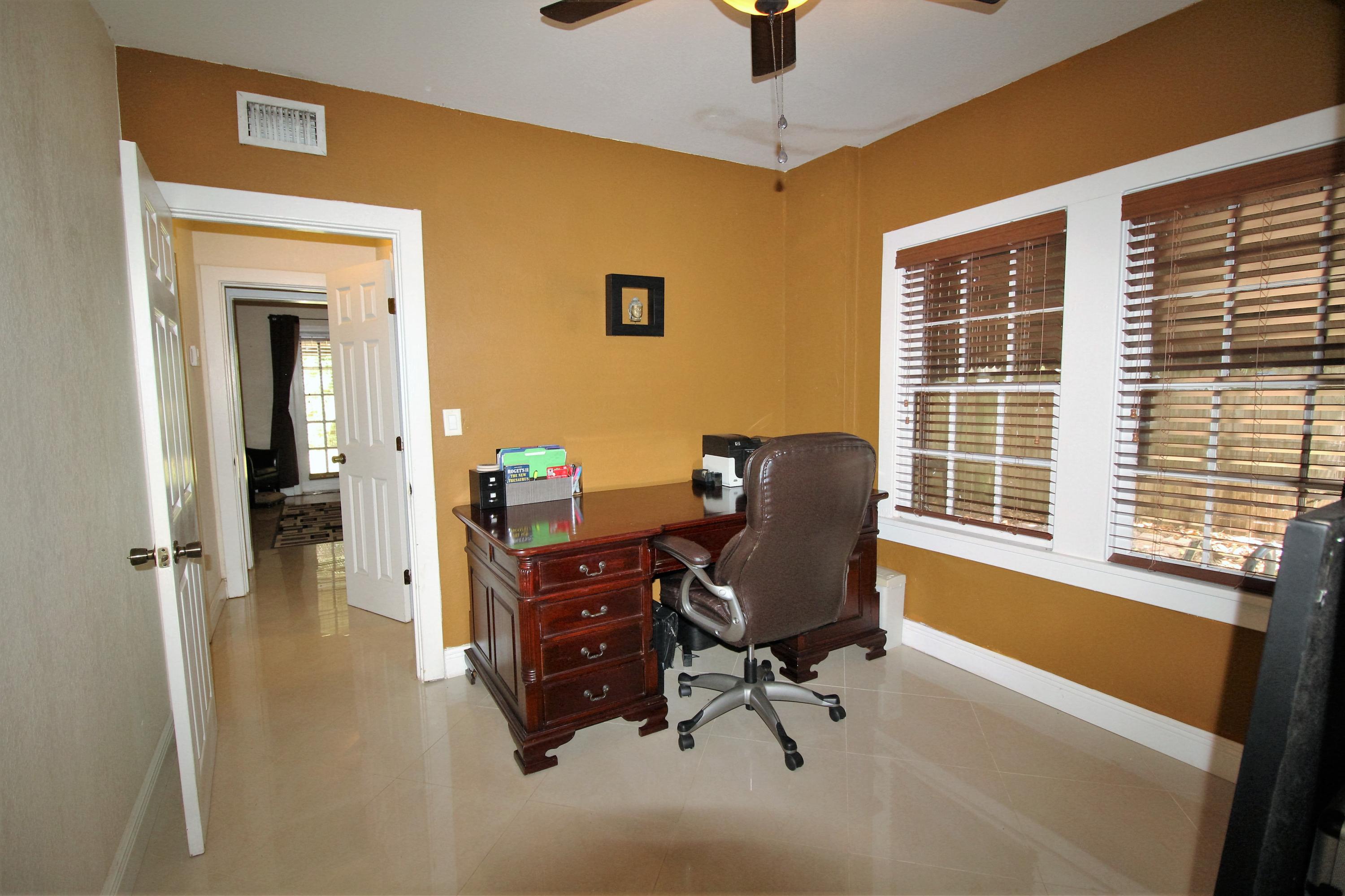 909 Andrews Road West Palm Beach, FL 33405 - Photo 15 of 33 Office/Bedroom 2