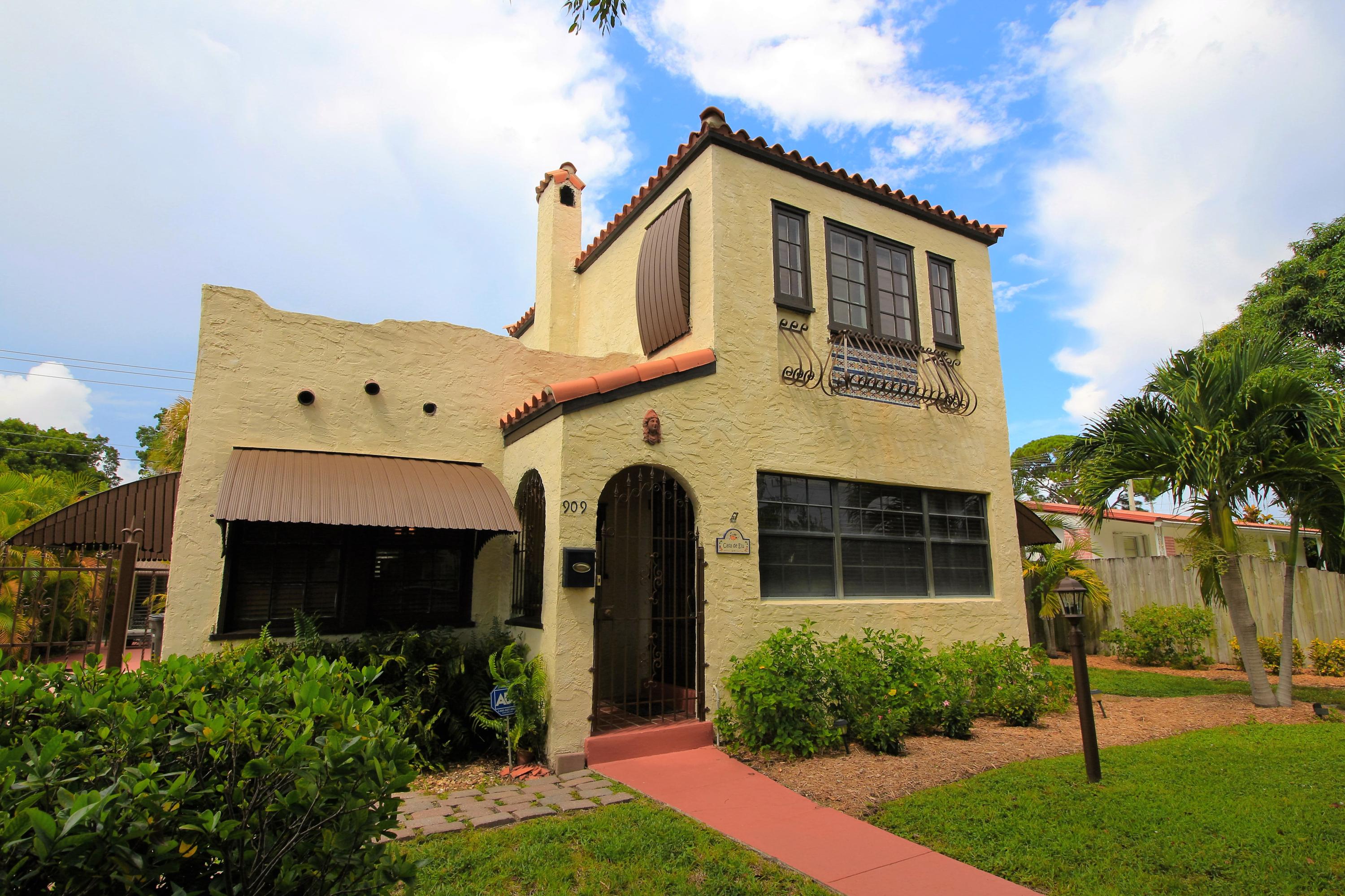 909 Andrews Road West Palm Beach, FL 33405 - Photo 2 of 33 Front of house