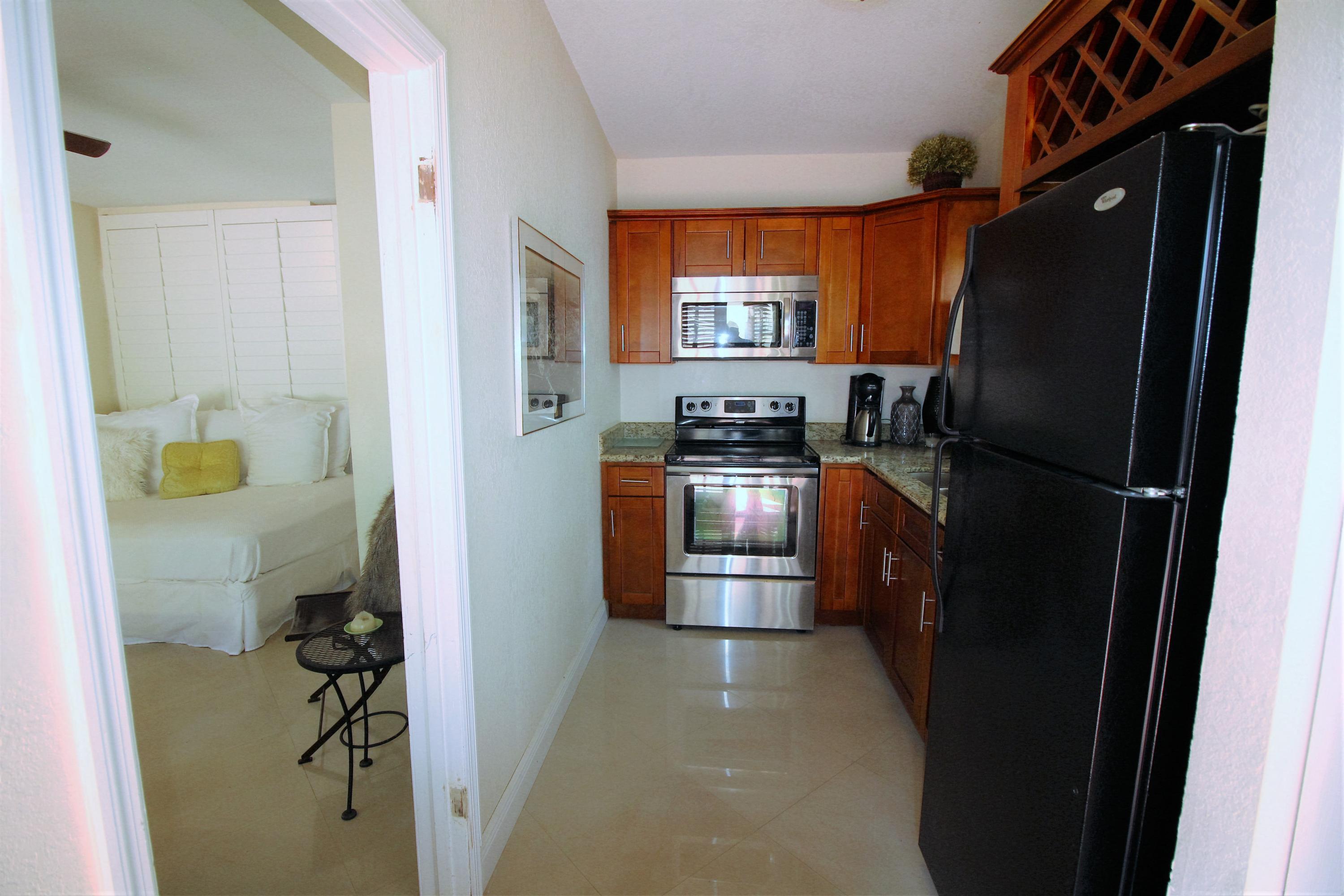 909 Andrews Road West Palm Beach, FL 33405 - Photo 22 of 33 Cottage kitchen