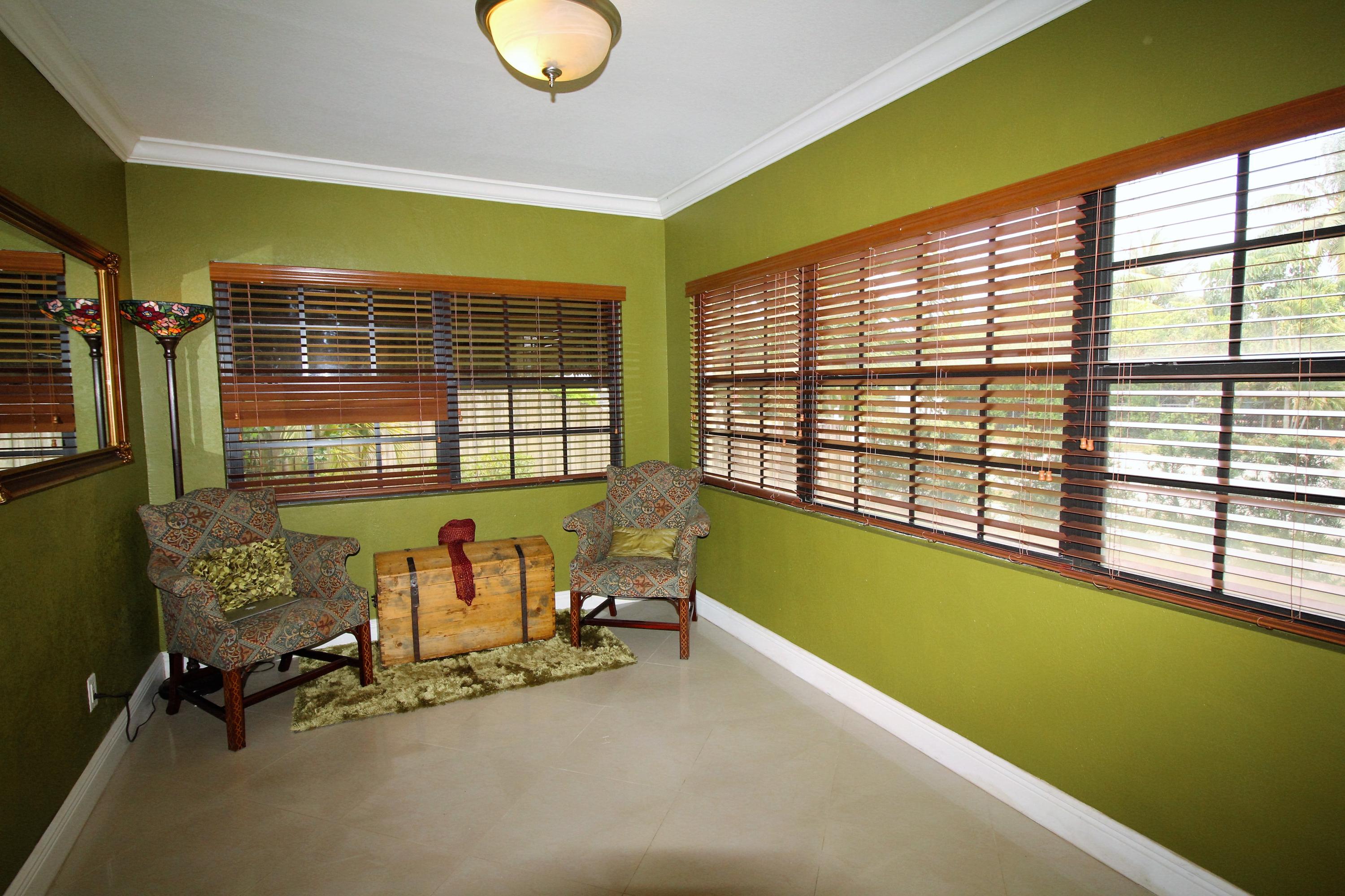 909 Andrews Road West Palm Beach, FL 33405 - Photo 3 of 33 Foyer