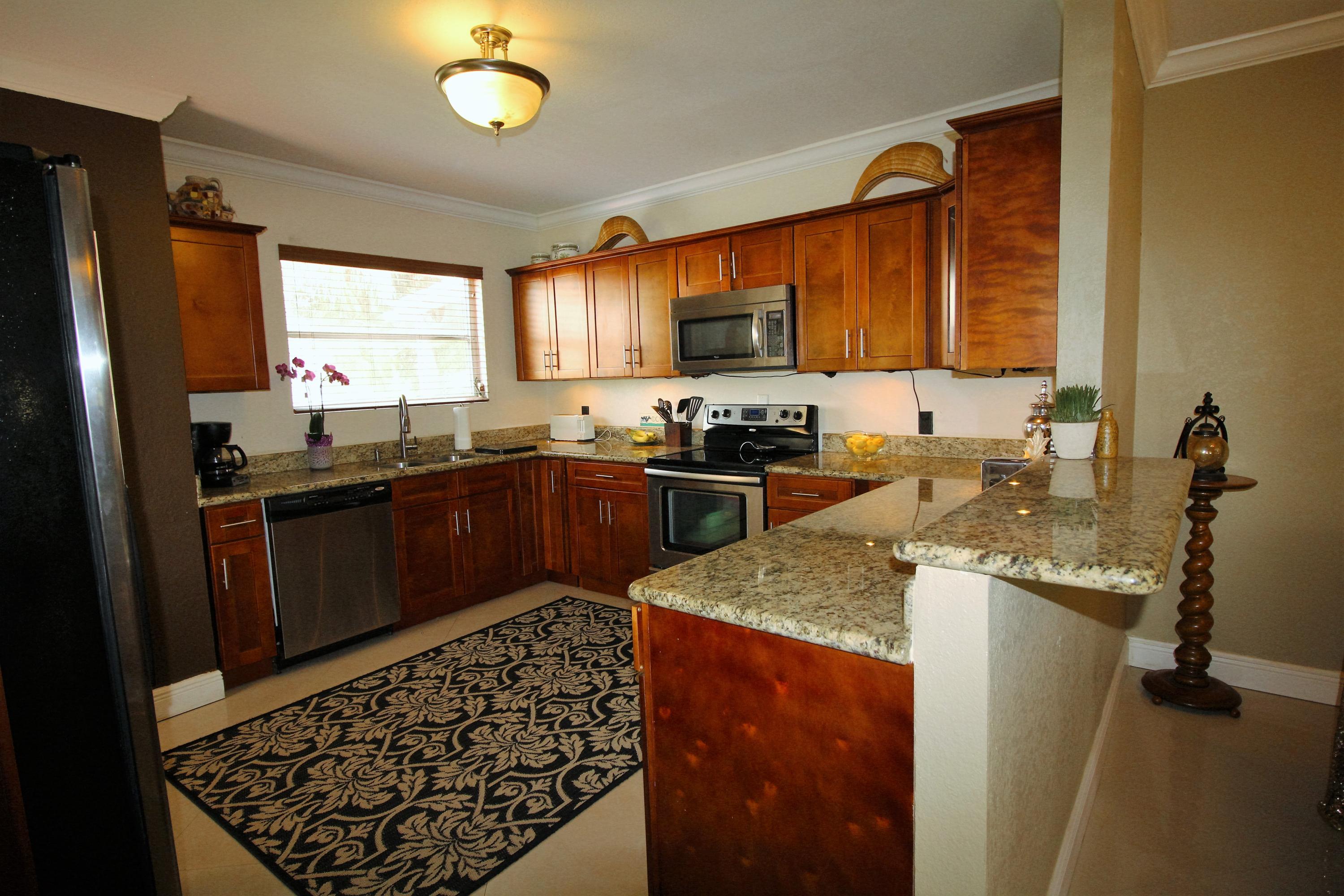 909 Andrews Road West Palm Beach, FL 33405 - Photo 9 of 33 Kitchen