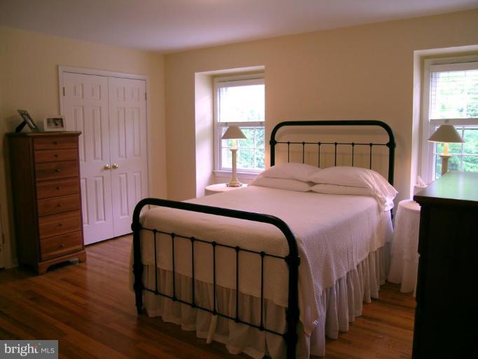 10213 Old Hunt Road Vienna, VA 22181 - Photo 16 of 25 Bedroom #3