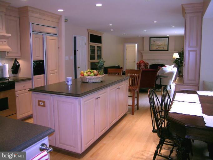 10213 Old Hunt Road Vienna, VA 22181 - Photo 10 of 25 Kitchen #2
