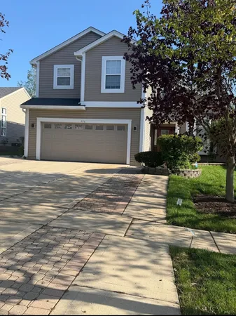 $2,950 | 426 Thunder Ridge, Lake In The Hills, IL 60156