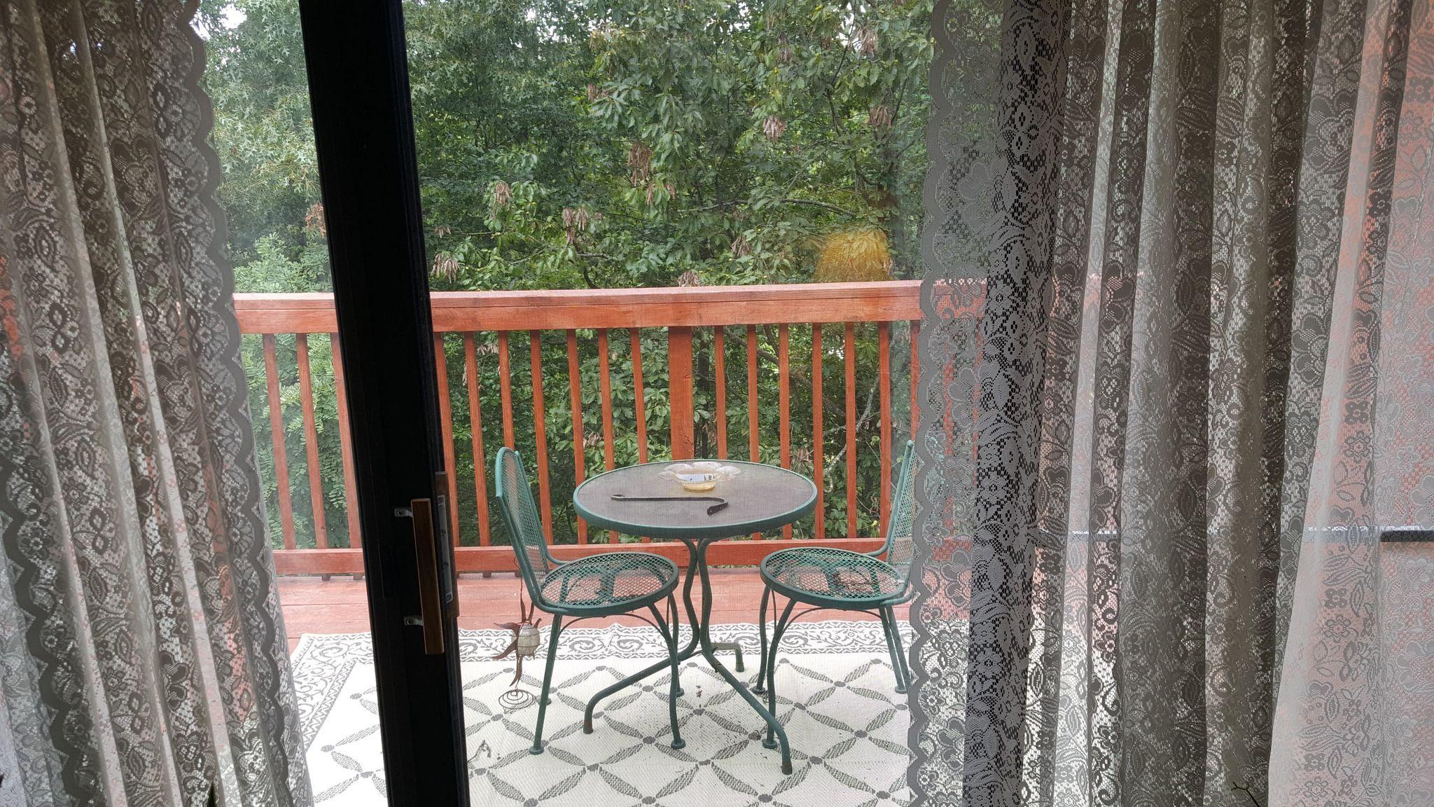 3337 Forest Ridge Road Roanoke, VA 24018 - Photo 17 of 36 a view of a outdoor space with a table and chairs