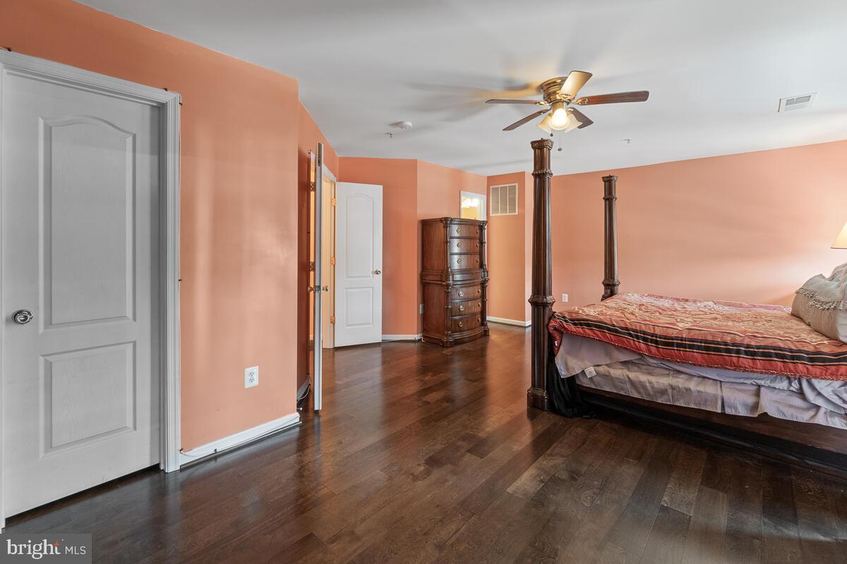 112 Featherstone Place Frederick, MD 21702 - Photo 14 of 27 Perfect space to relax at the end of the day.