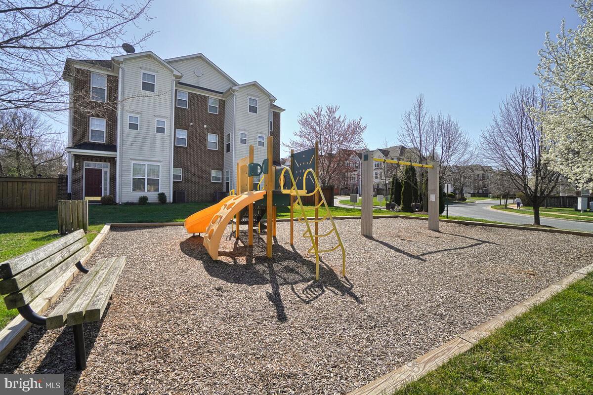 112 Featherstone Place Frederick, MD 21702 - Photo 21 of 27 Tot lot