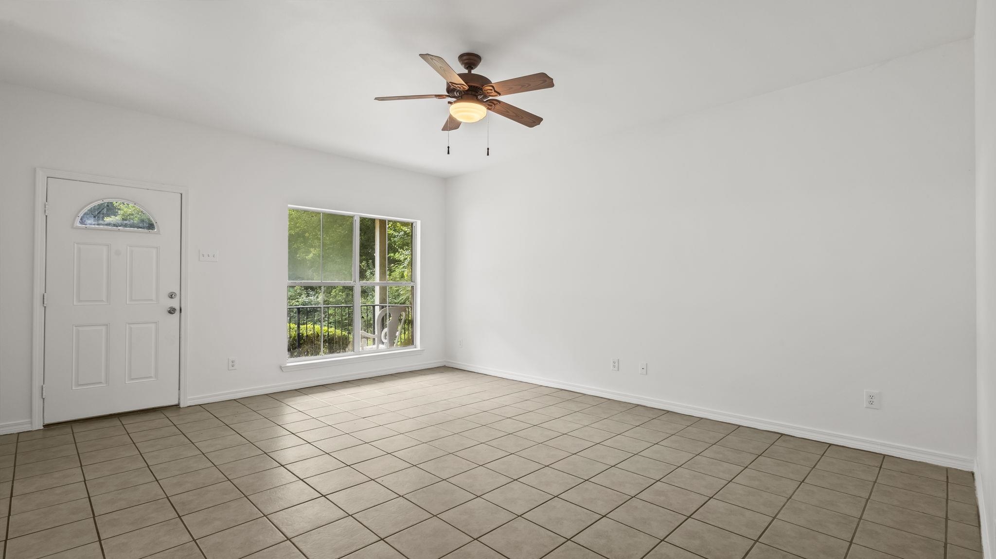 28129 8th Avenue Daphne, AL 36526 - Photo 9 of 38 Living Room