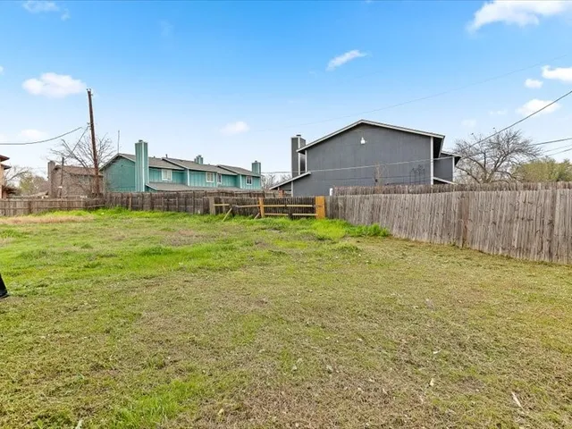 $1,100 | 8412 Garcreek Circle, Unit B, Austin, TX 78724