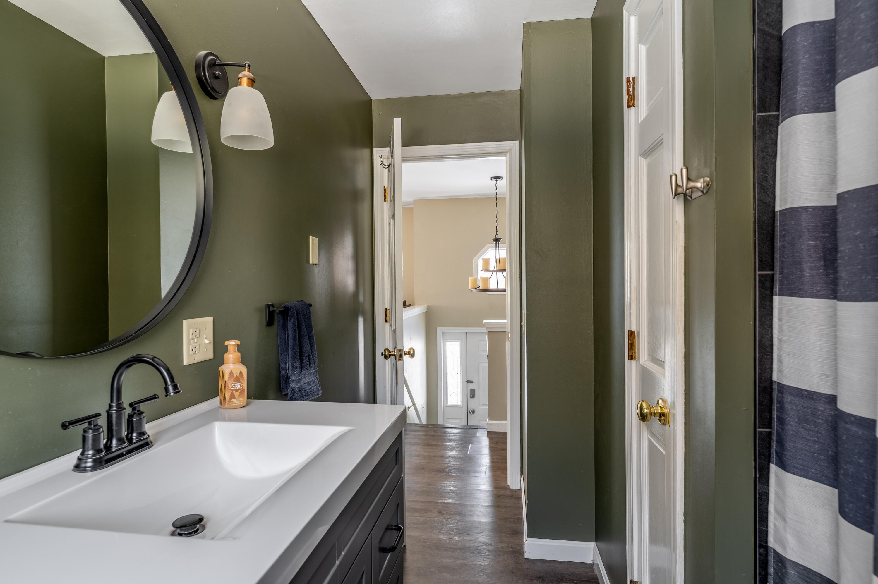 30 Yankee Avenue Bangor, ME 04401 - Photo 20 of 45 Main Floor Bath