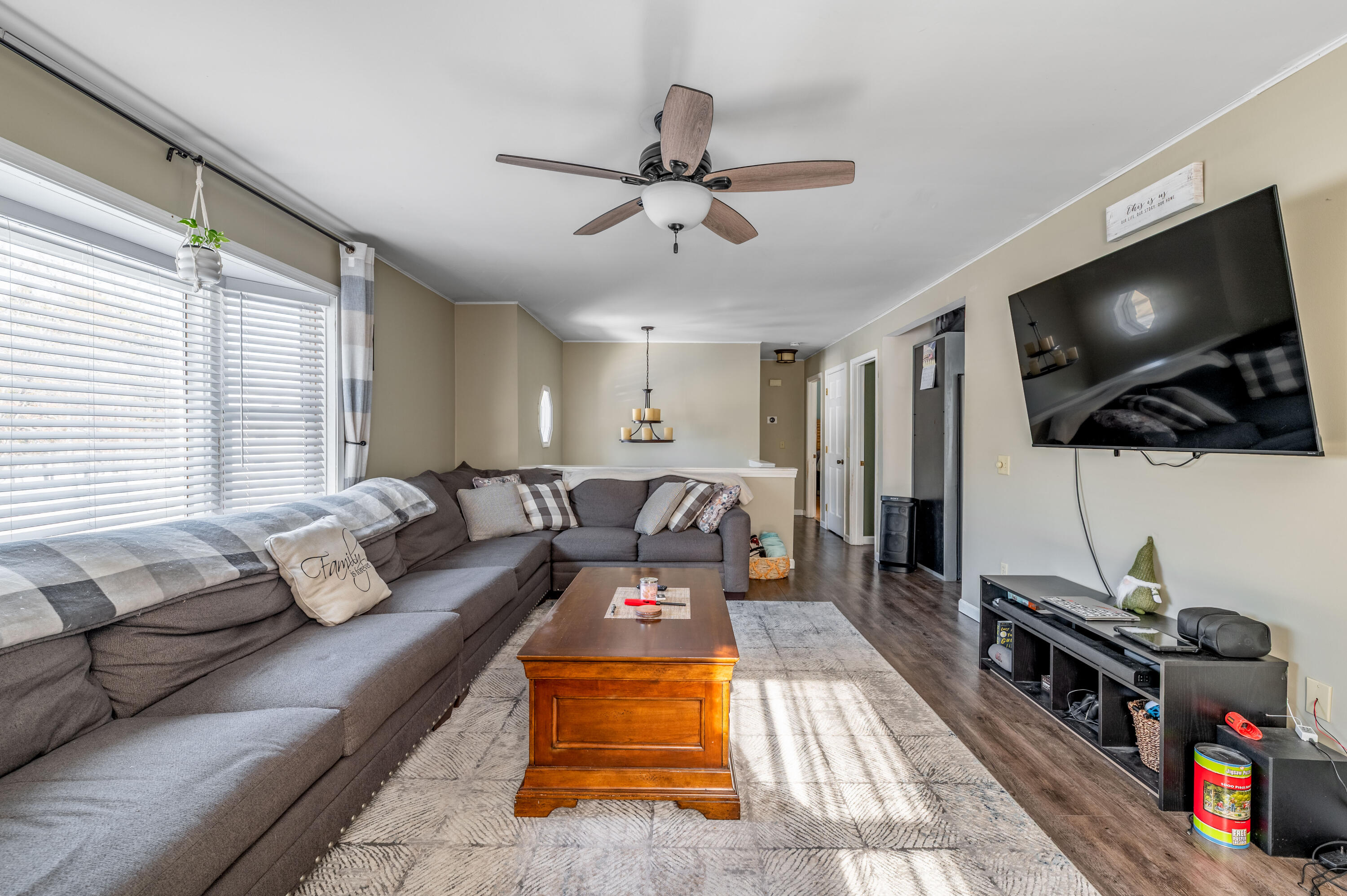 30 Yankee Avenue Bangor, ME 04401 - Photo 5 of 45 Living Room