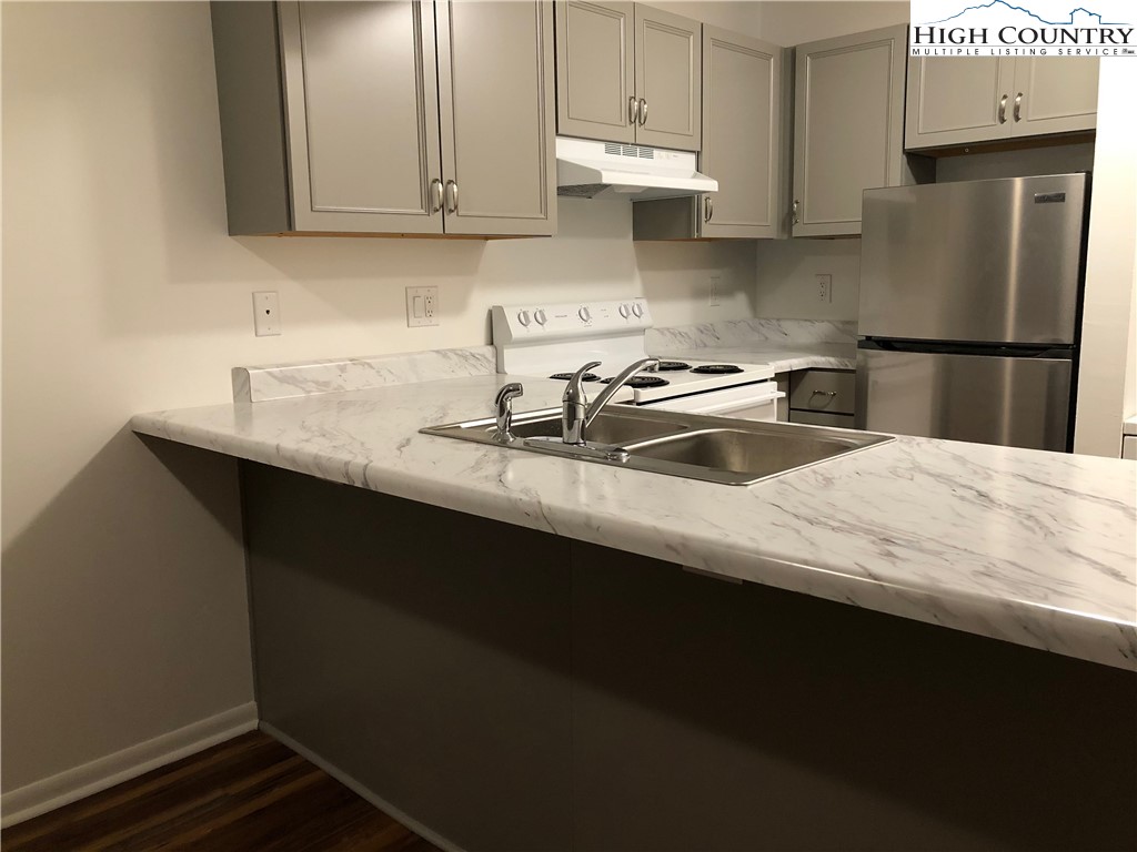 229 East King Street, Unit 9 Boone, NC 28607 - Photo 12 of 19