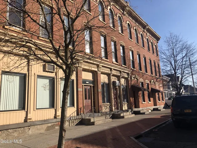 $1,125 | 1826 3rd Avenue, Unit 2, Watervliet, NY 12189