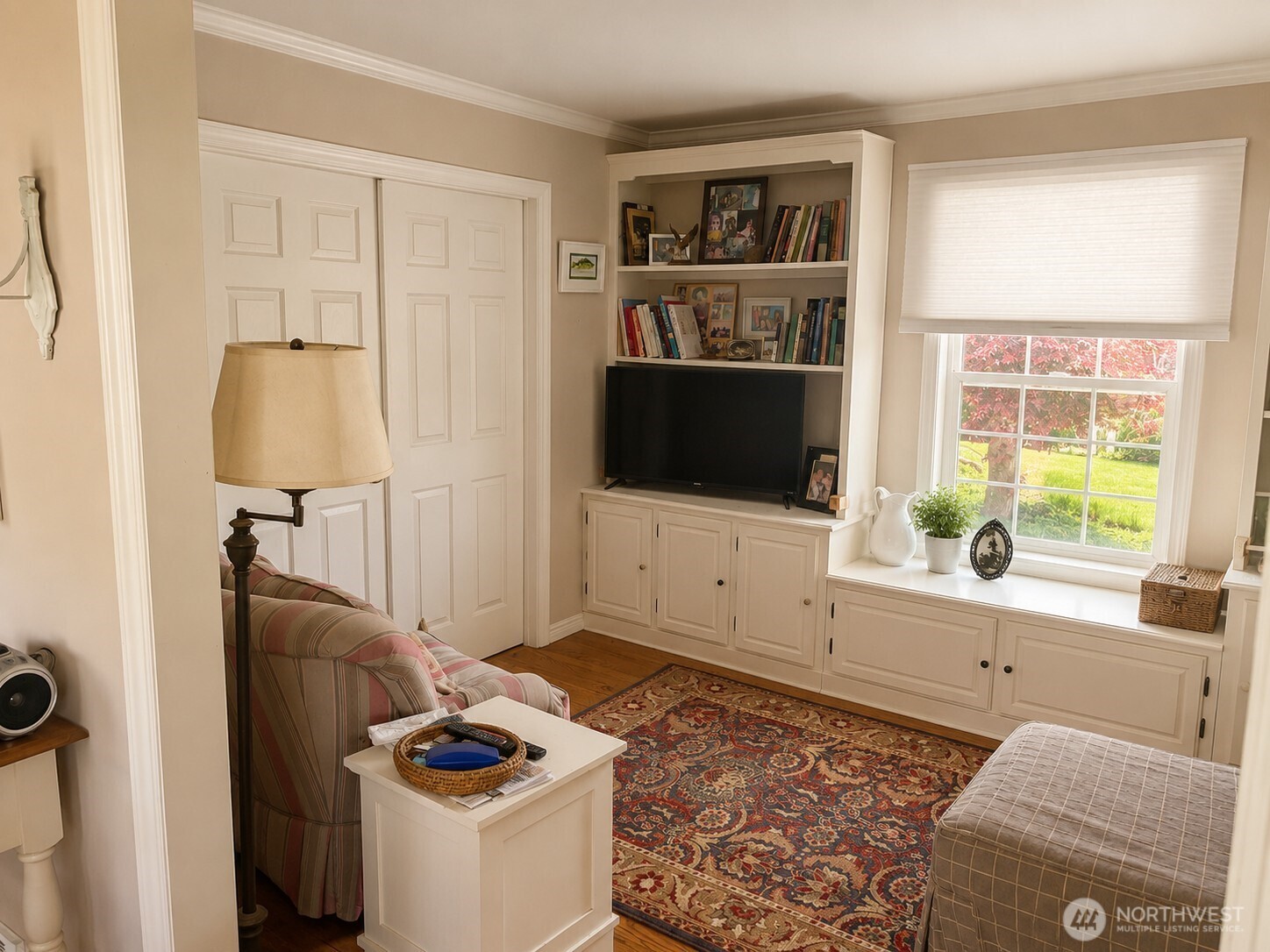 492 Pine Creek Road Tonasket, WA 98855 - Photo 11 of 37 a living room with furniture and a flat screen tv