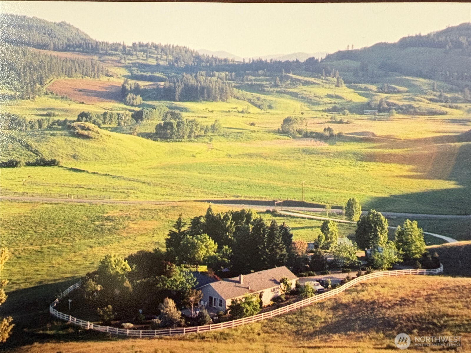 492 Pine Creek Road Tonasket, WA 98855 - Photo 22 of 37 a view of an ocean and a mountain