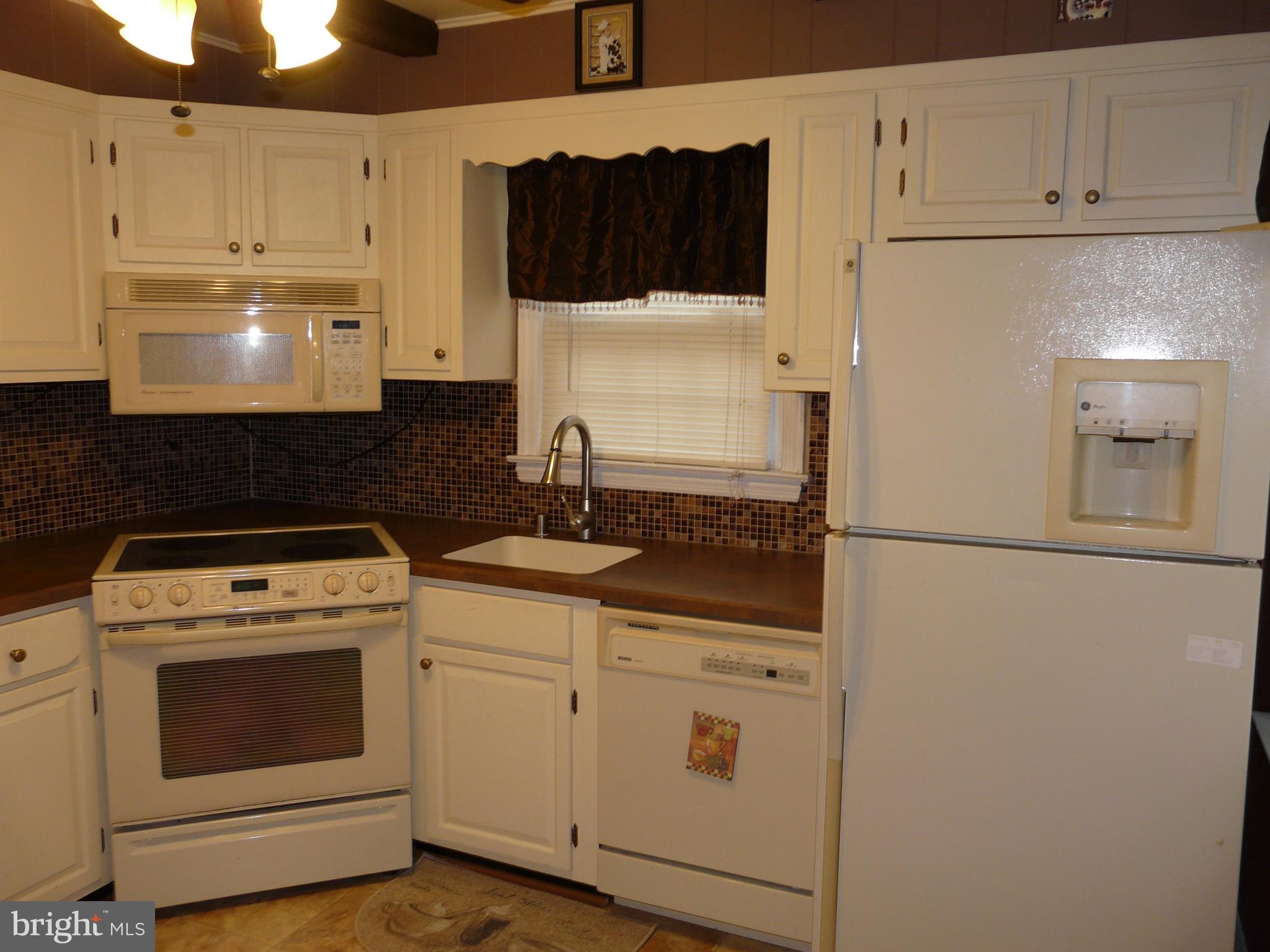 5911 Meadow Road Baltimore, MD 21206 - Photo 10 of 49 Kitchen