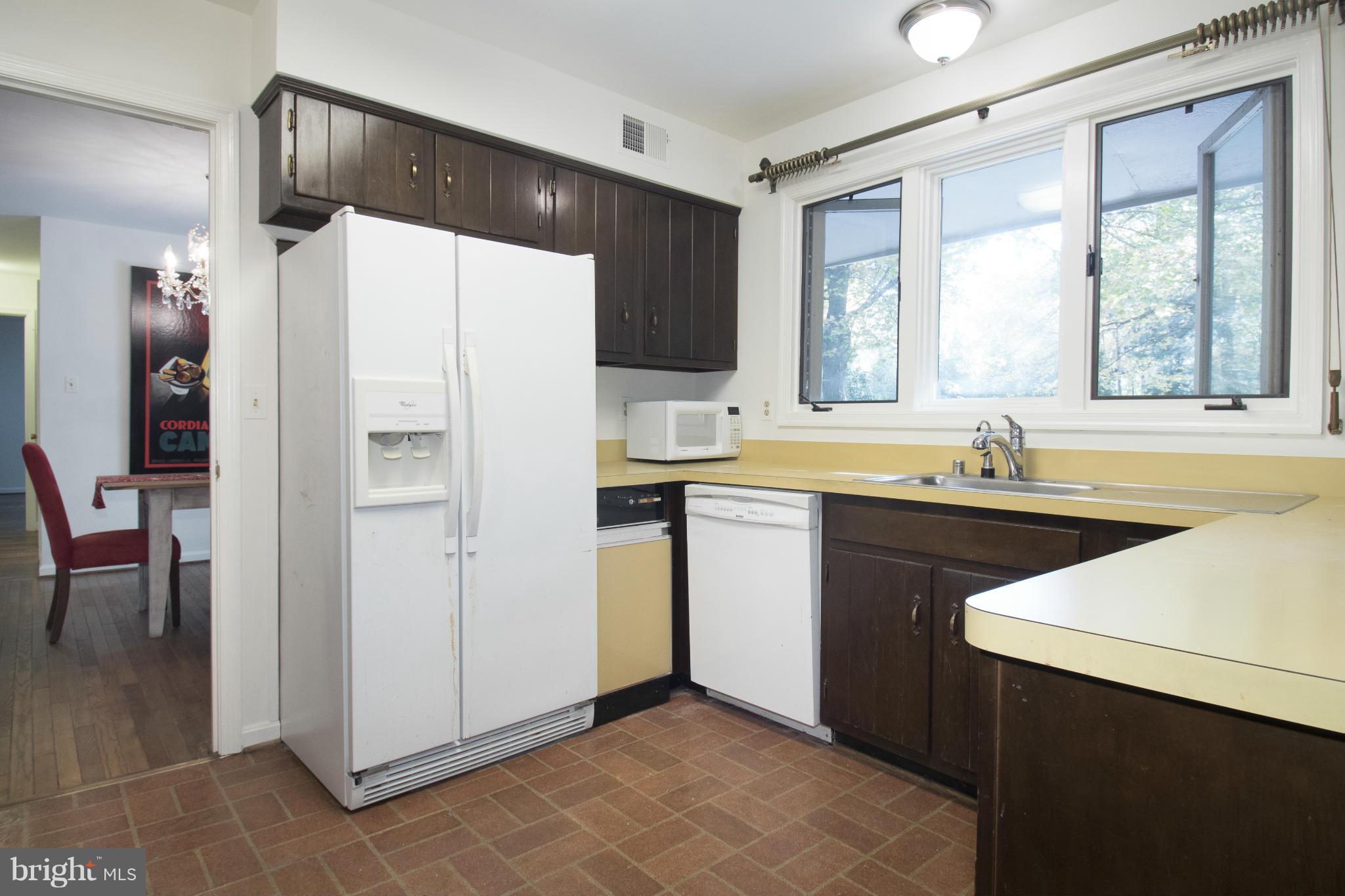 7716 Bells Mill Road Bethesda, MD 20817 - Photo 17 of 30 Kitchen