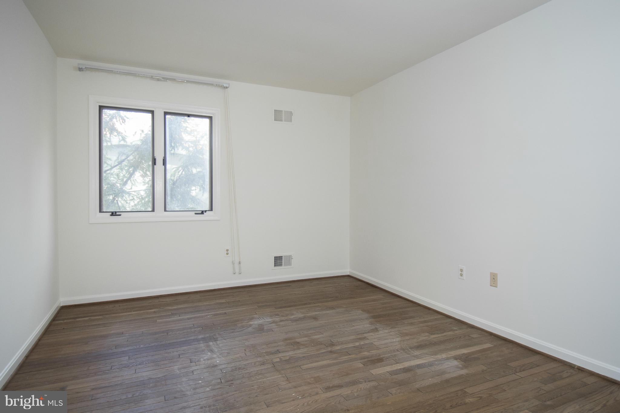 7716 Bells Mill Road Bethesda, MD 20817 - Photo 20 of 30 Bedroom