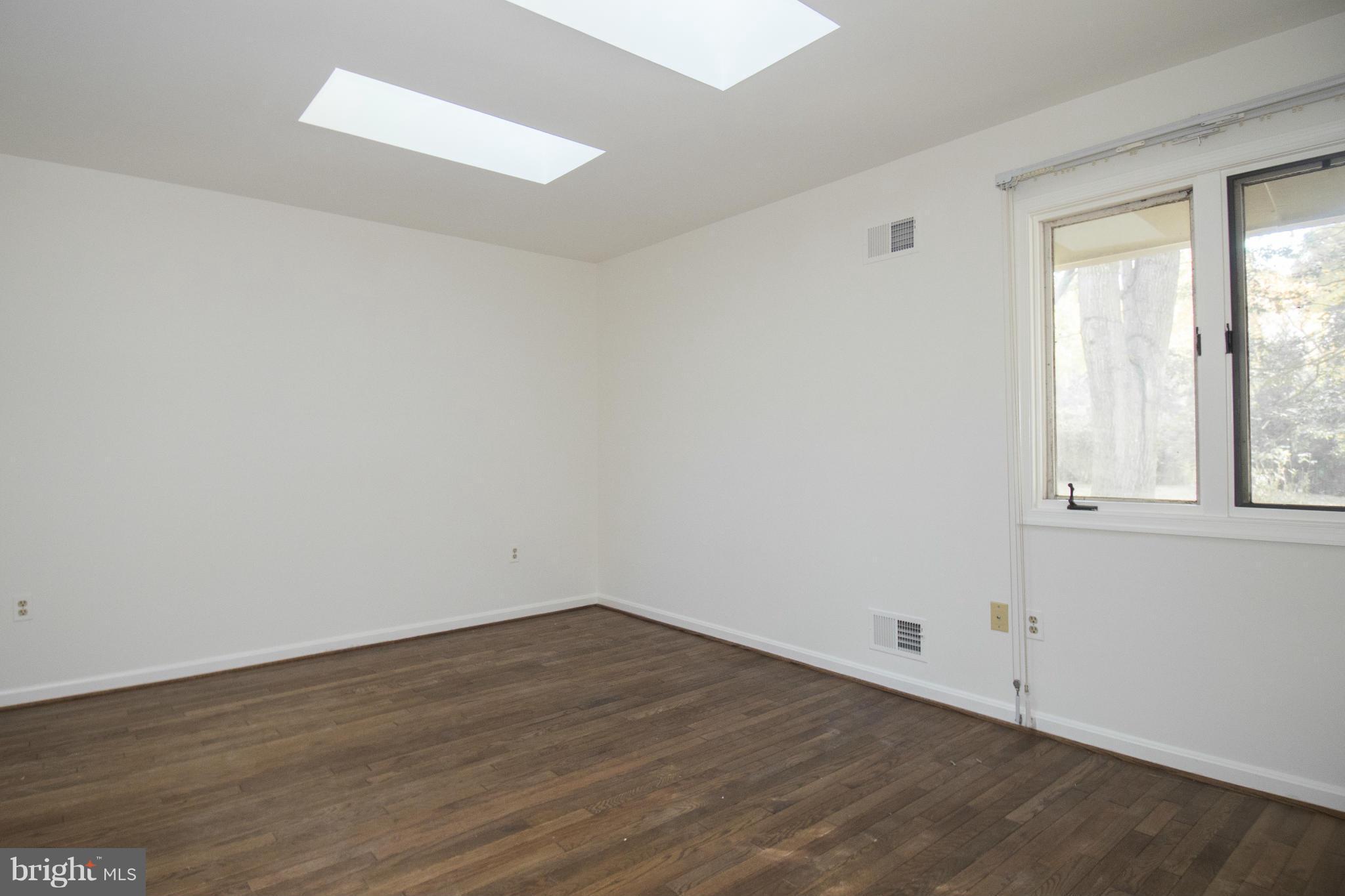 7716 Bells Mill Road Bethesda, MD 20817 - Photo 21 of 30 Bedroom
