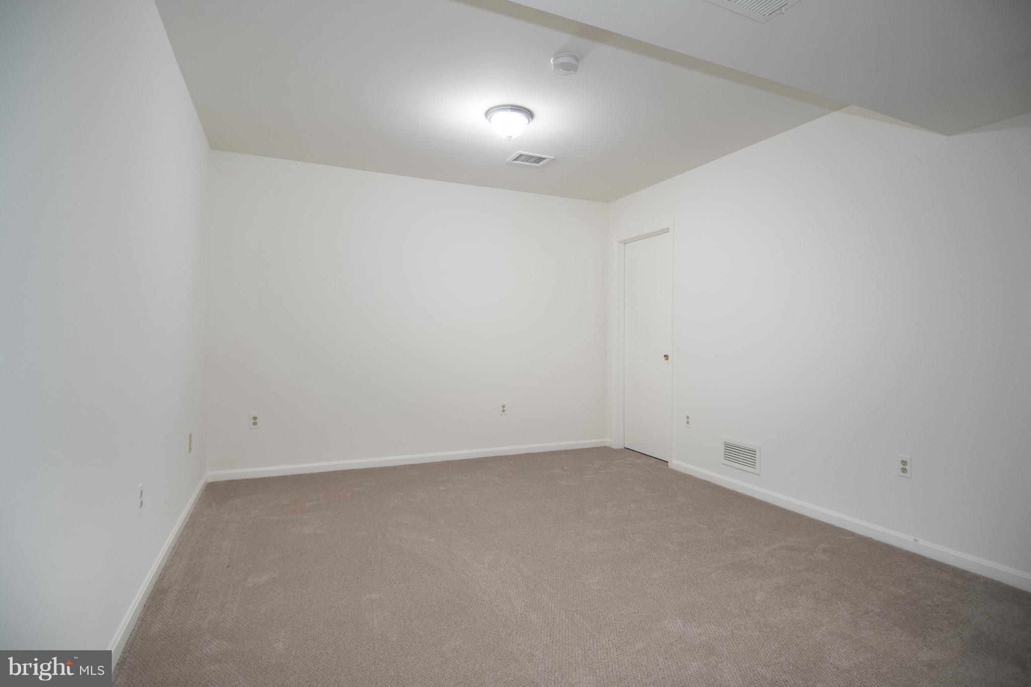 7716 Bells Mill Road Bethesda, MD 20817 - Photo 23 of 30 Interior (General)