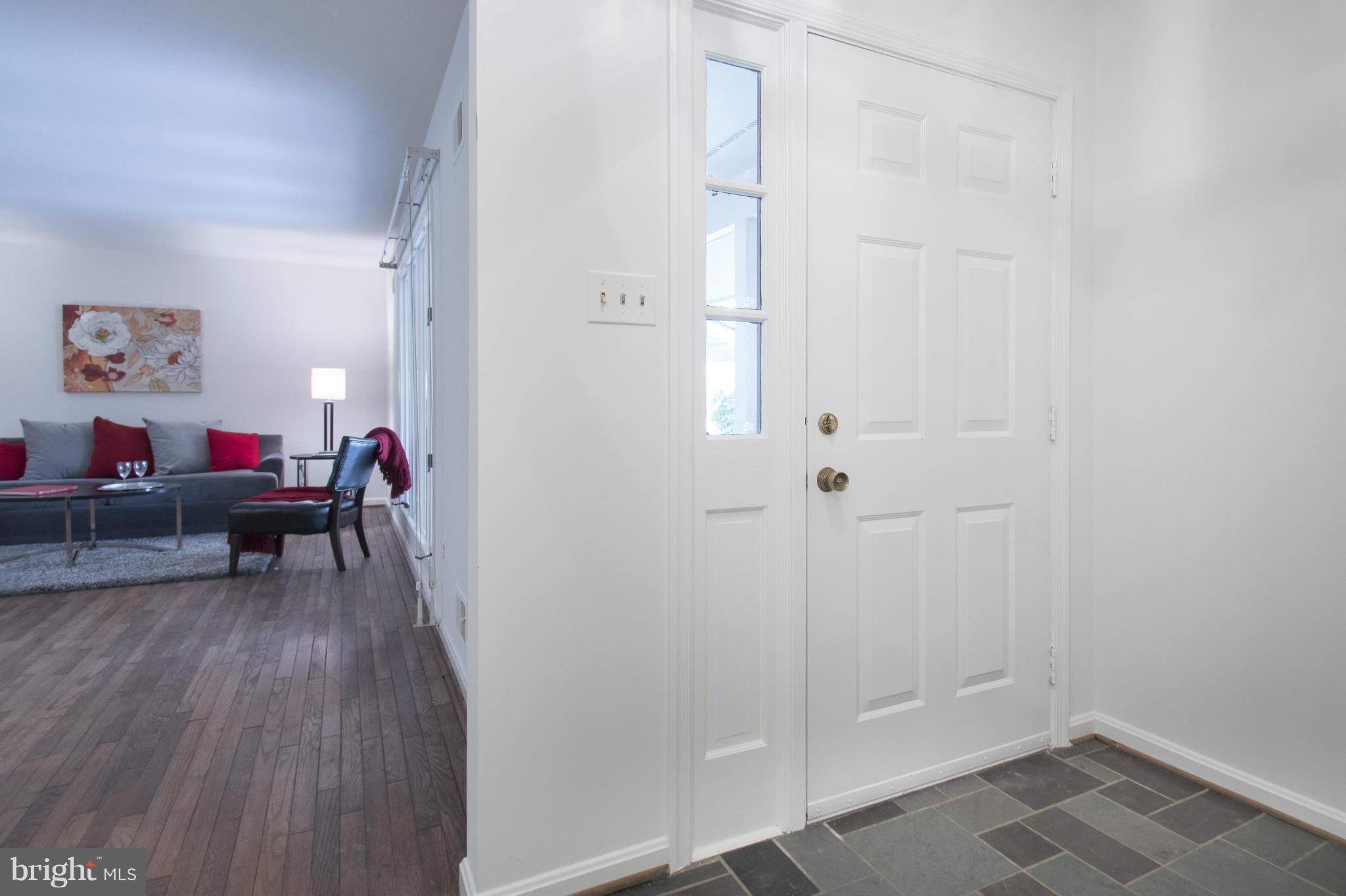 7716 Bells Mill Road Bethesda, MD 20817 - Photo 8 of 30 Interior (General)