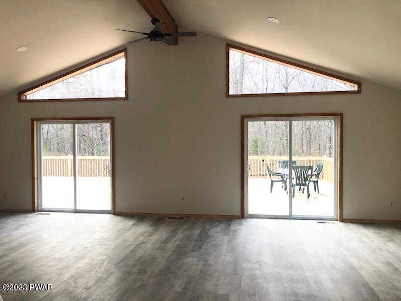 314 Maple Ridge Drive Hawley, PA 18428 - Photo 12 of 21 Living Room