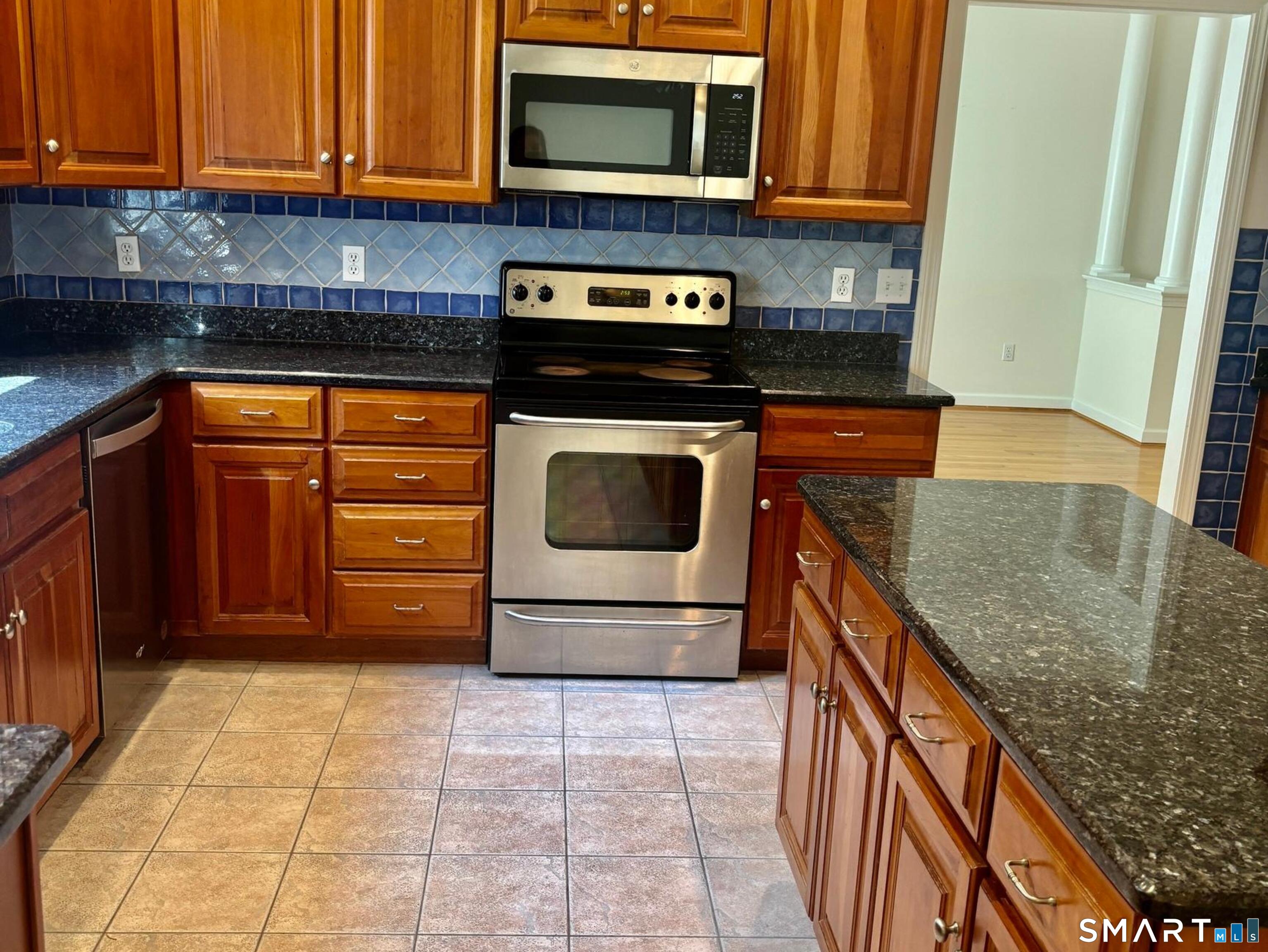 91 Valley View Road Manchester, CT 06040 - Photo 15 of 40