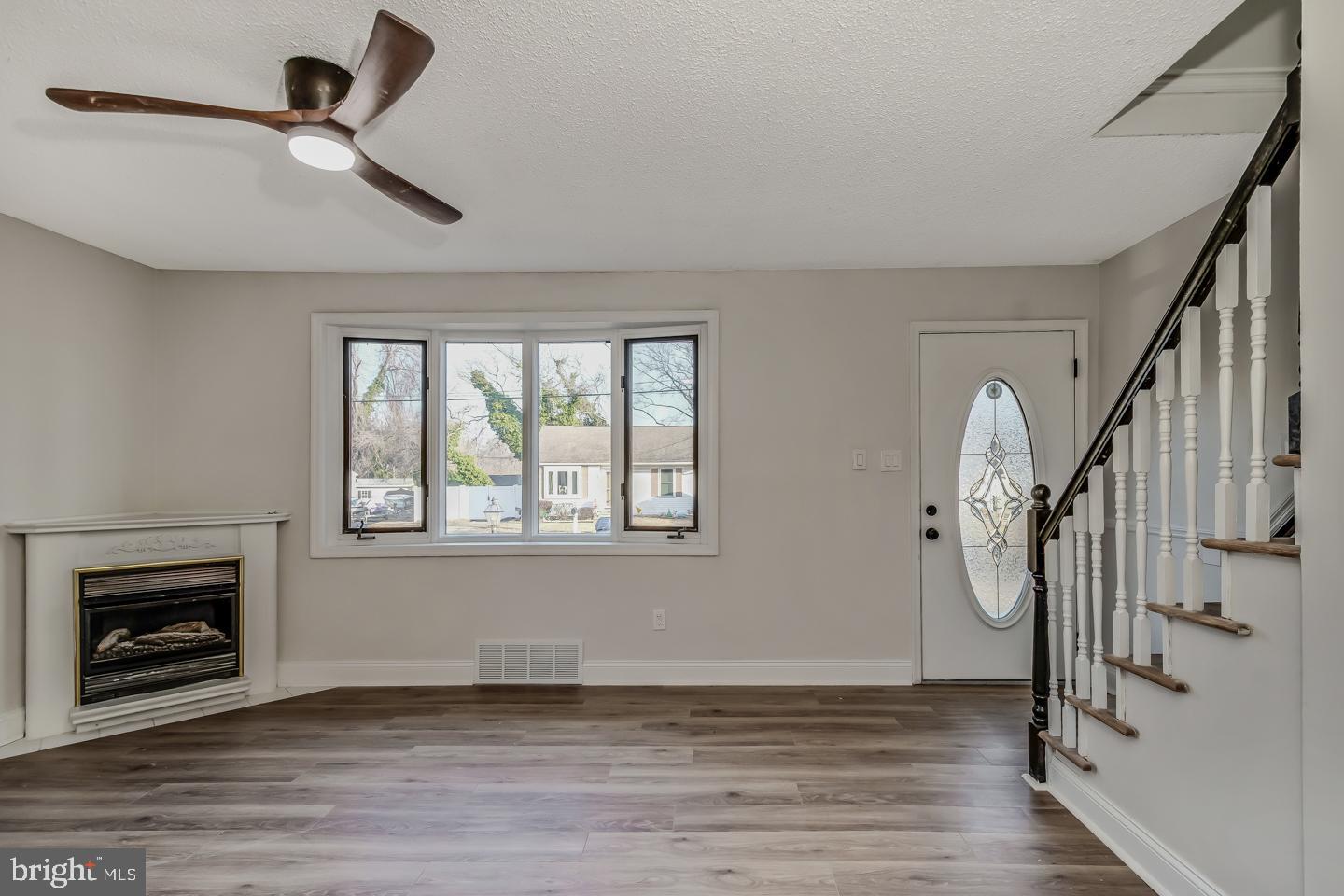 12 Overbrook Avenue Maple Shade, NJ 08052 - Photo 3 of 17