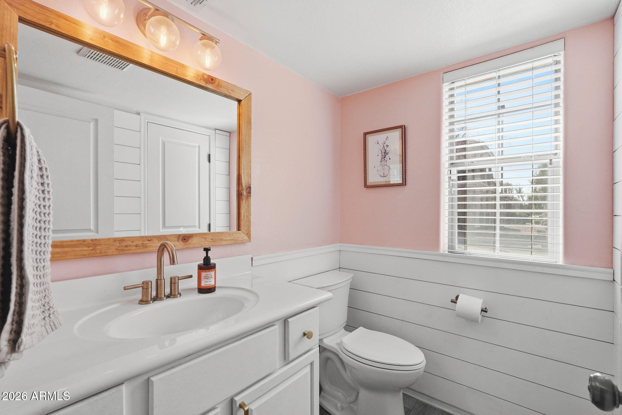 1646 East Joseph Way Gilbert, AZ 85295 - Photo 16 of 38 Bathroom