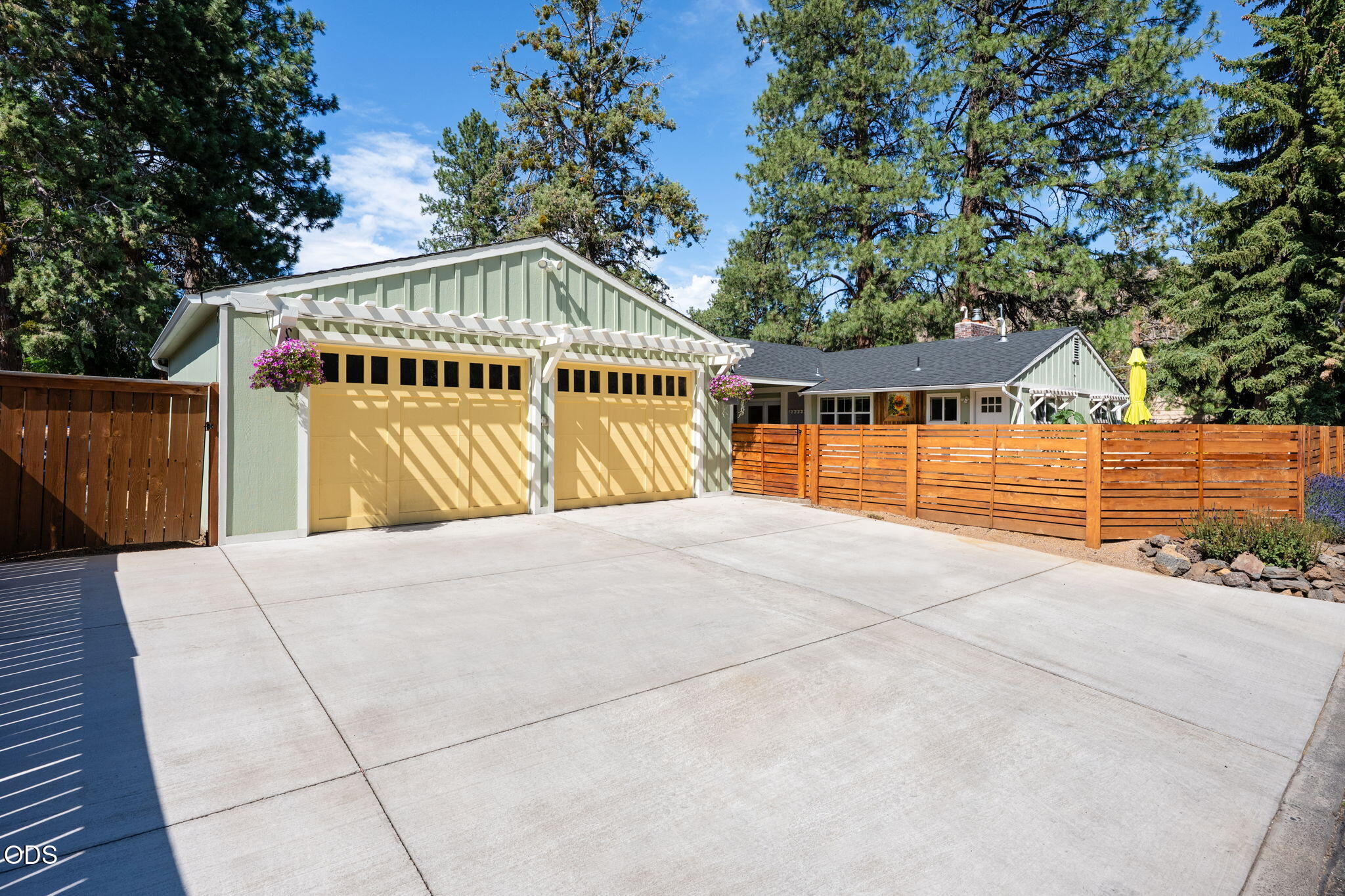 807 Northeast 10th Street Bend, OR 97701 - Photo 15 of 59