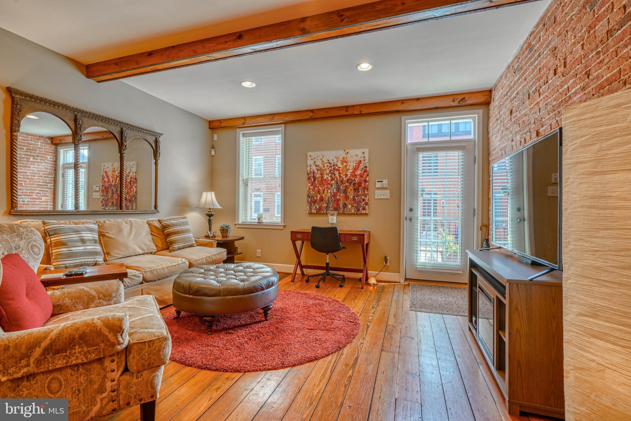 308 South Exeter Street Baltimore, MD 21202 - Photo 4 of 39 Gallery Image 4