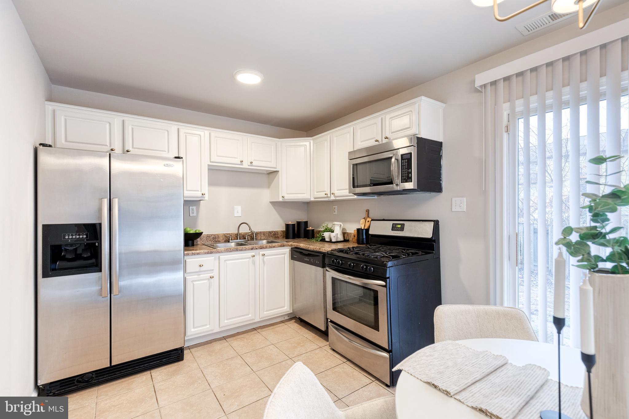 11501 Laurelwalk Drive Laurel, MD 20708 - Photo 4 of 26 Kitchen with updated appliances
