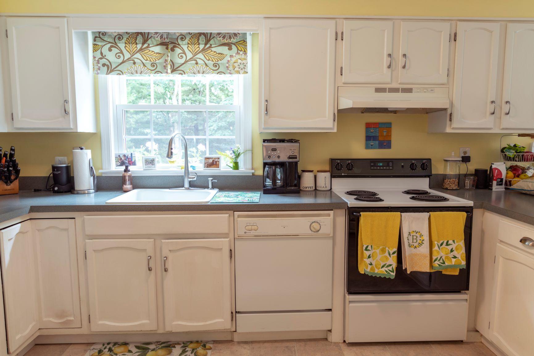 1720 Old Stage Road West Barnstable, MA 02668 - Photo 5 of 25 House004