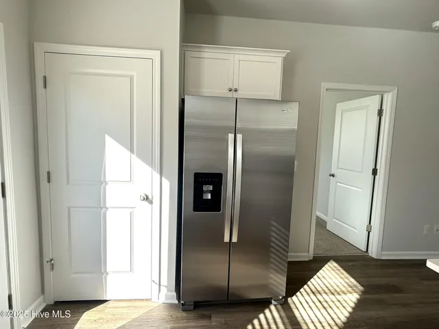 $2,300 | 300 North Atlantic Avenue, Wilmington, NC 28411