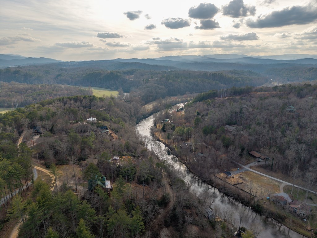 153 Riverview Circle Blue Ridge, GA 30513 - Photo 17 of 83