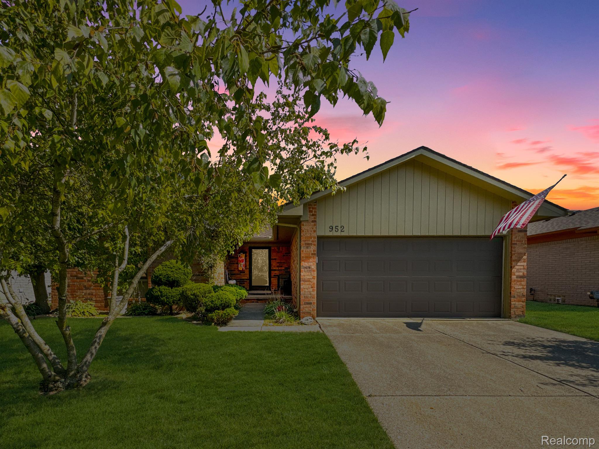 952 Milverton Road Troy, MI 48083 - Photo 1 of 35 Gallery Image 1