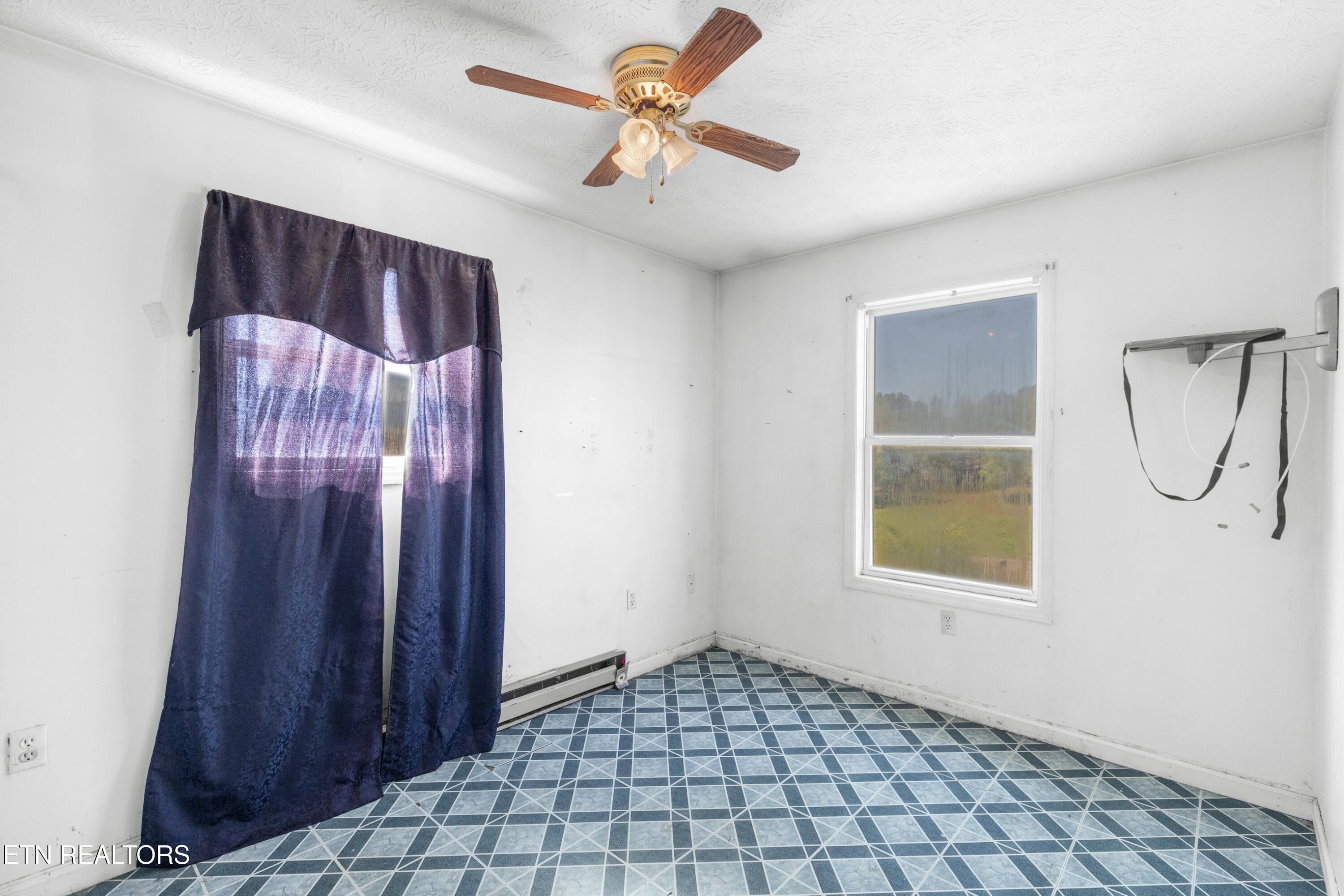 3013 Buckingham Road Greeneville, TN 37745 - Photo 13 of 26 013-3013BuckinghamRoad-Greeneville-TN-37