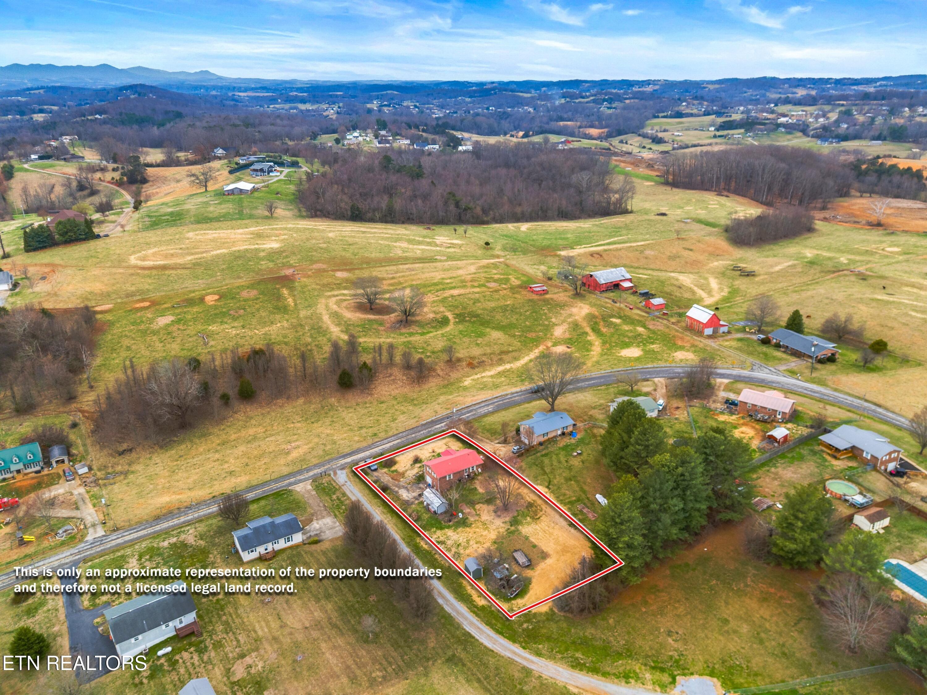 3013 Buckingham Road Greeneville, TN 37745 - Photo 6 of 26 005-3013BuckinghamRoad-Greeneville-TN-37