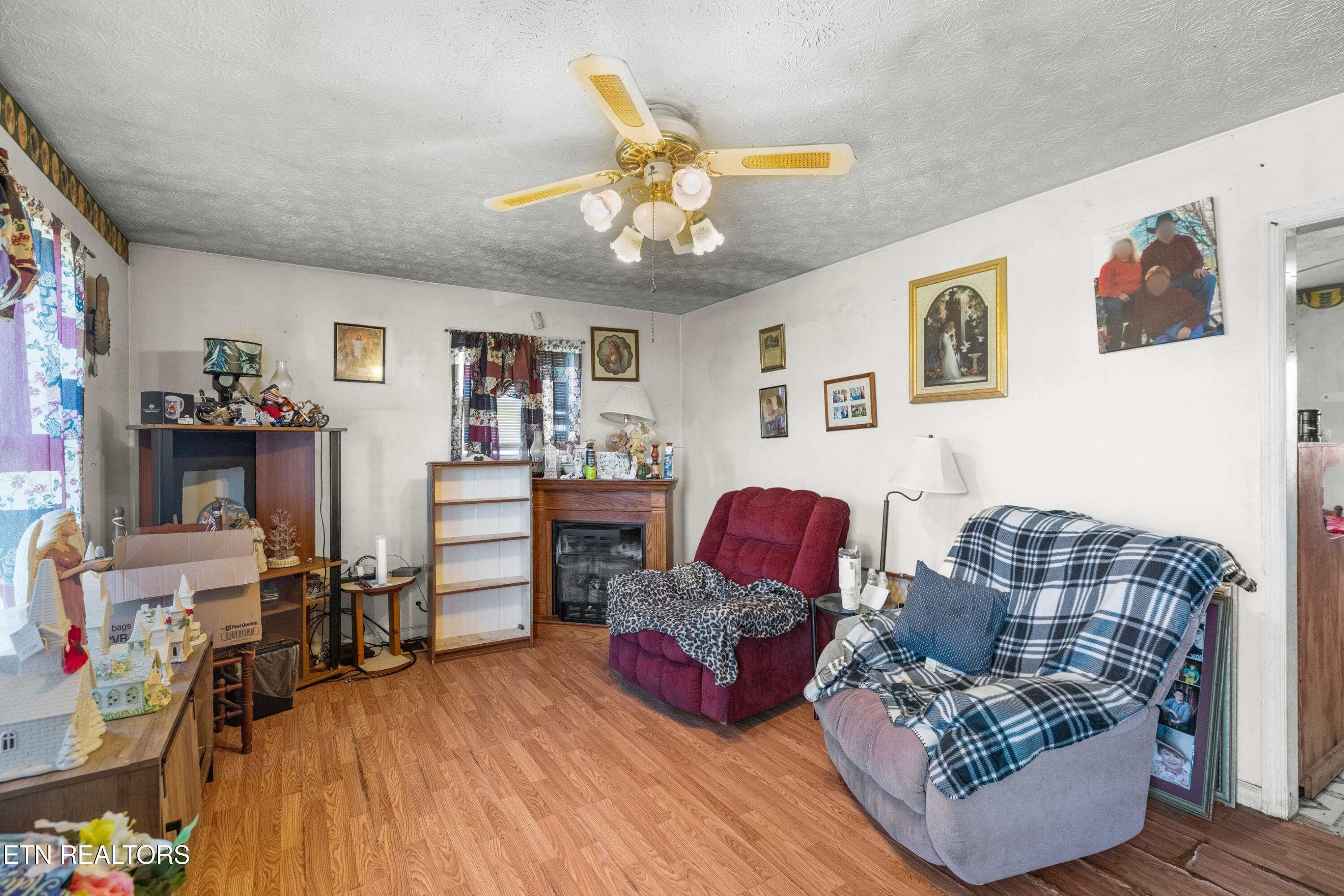 3013 Buckingham Road Greeneville, TN 37745 - Photo 7 of 26 006-3013BuckinghamRoad-Greeneville-TN-37