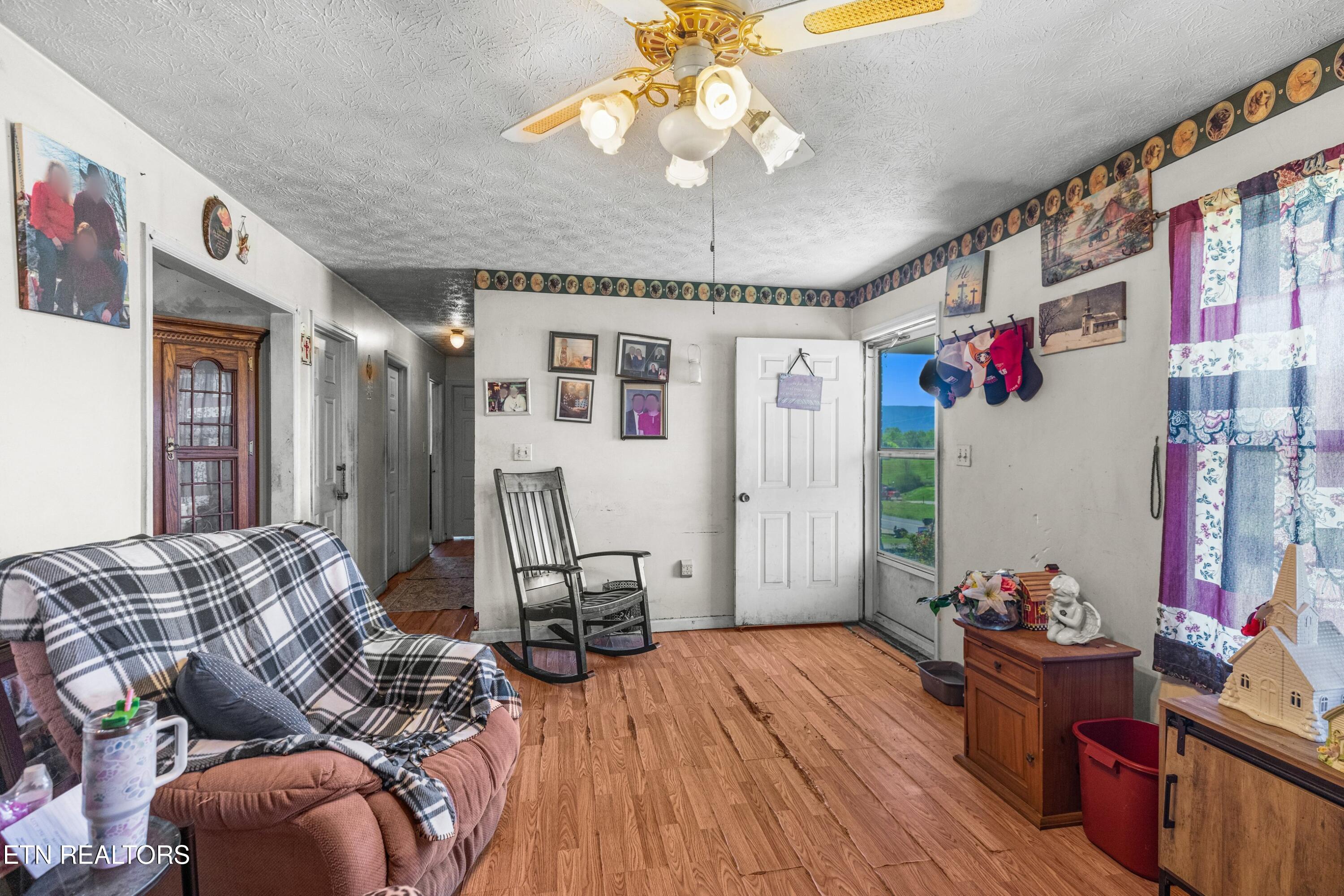 3013 Buckingham Road Greeneville, TN 37745 - Photo 8 of 26 007-3013BuckinghamRoad-Greeneville-TN-37