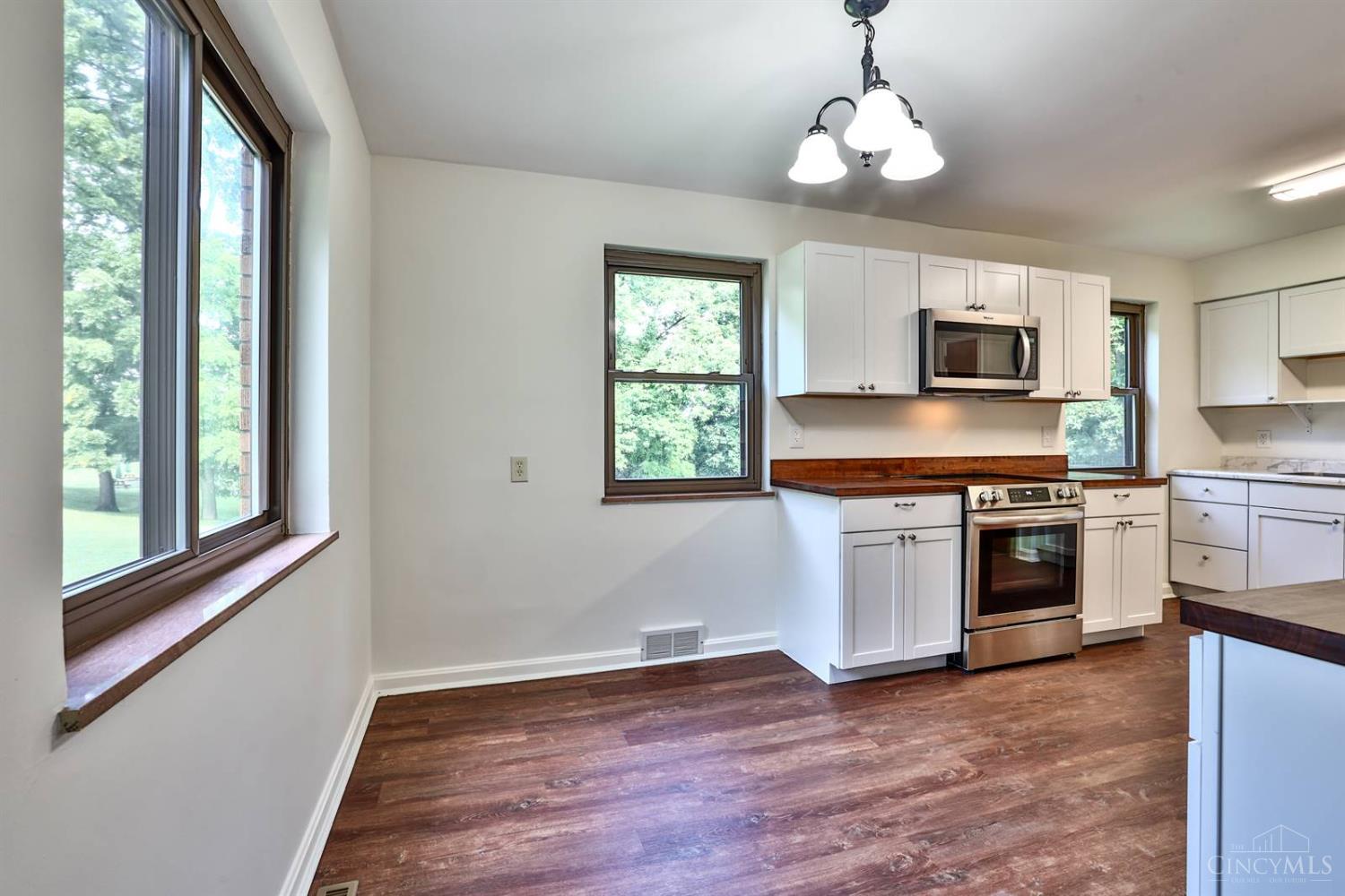 5397 Belclare Road Cincinnati, OH 45247 - Photo 13 of 30 Gallery Image 13